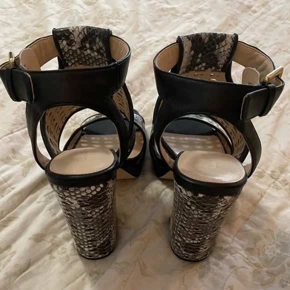 Calvin Klein Black and White Snake Platform Pump Formal Shoes 7 - Picture 8 of 14